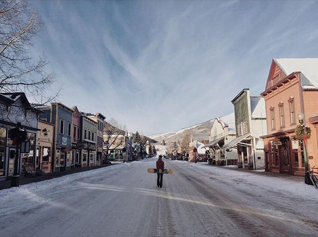 Saturday morning strolls used to look a lot different, until I landed in Crested Butte. -@lauralawsonvisconti, with @nickvisconti behind the lens. #WeekendWanderer #crestedbutte 