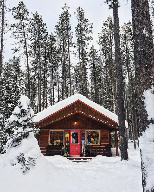 Hey folks! I'm so thrilled to be out in Whitefish, Montana this weekend taking over the @AlaskaAir account as their #weekendwanderer. Follow along as my family and I chase Winter all around this beautiful area with this cozy little cabin as our base camp for the next few days. stay tuned! 
